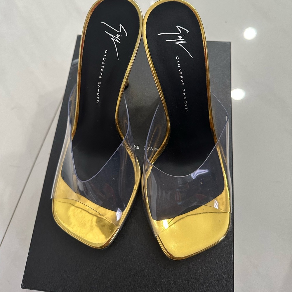 Giuseppe Zanotti mules